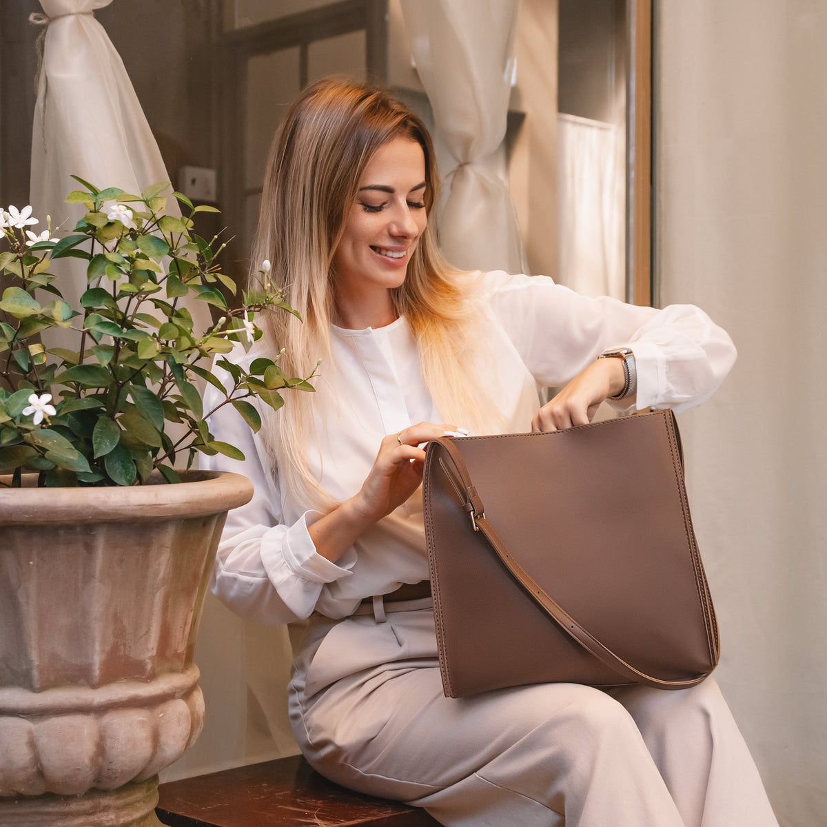 Vegan leather shoulder tote bag