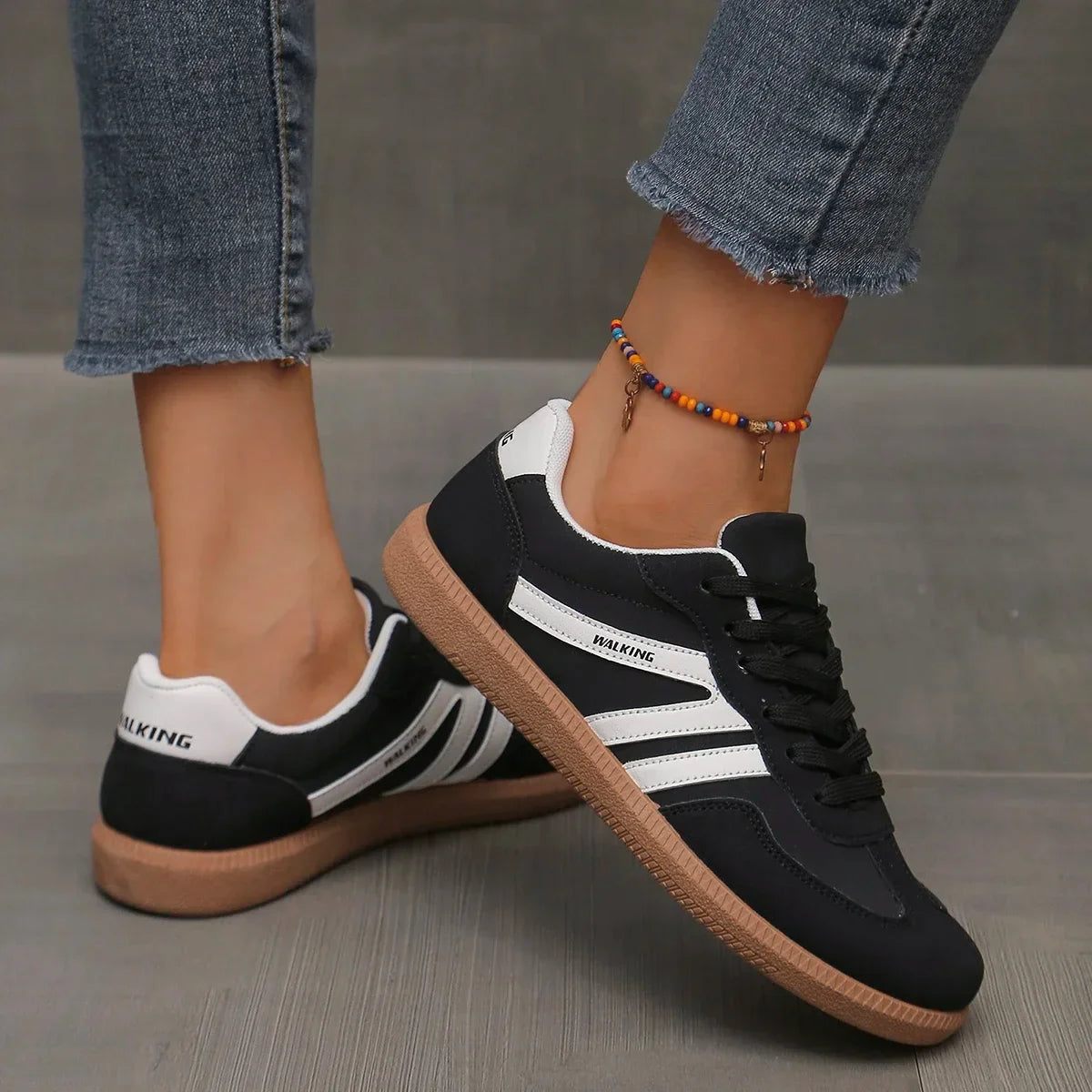 Women's lightweight slip on sneakers no laces easy on and off in black