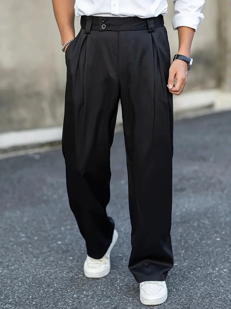 Loose-fitting wide leg trousers featuring stylish pleats and a double waistband, perfect for a comfortable yet fashionable look. 4