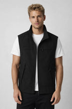 Men's lightweight vest featuring zippered pockets and a structured collar, ideal for outdoor activities and casual wear. 4