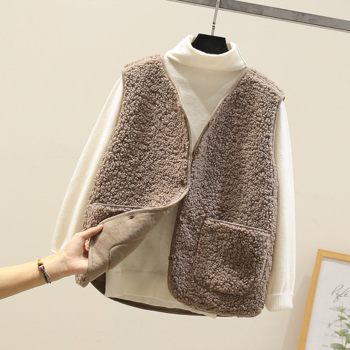 Classic Lambswool Knit Vest